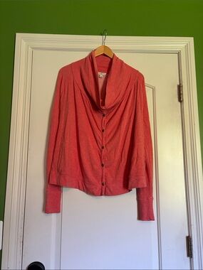 Lucky Lotis Women's Coral Button-Front Shawl Collar Sweater. Size Small